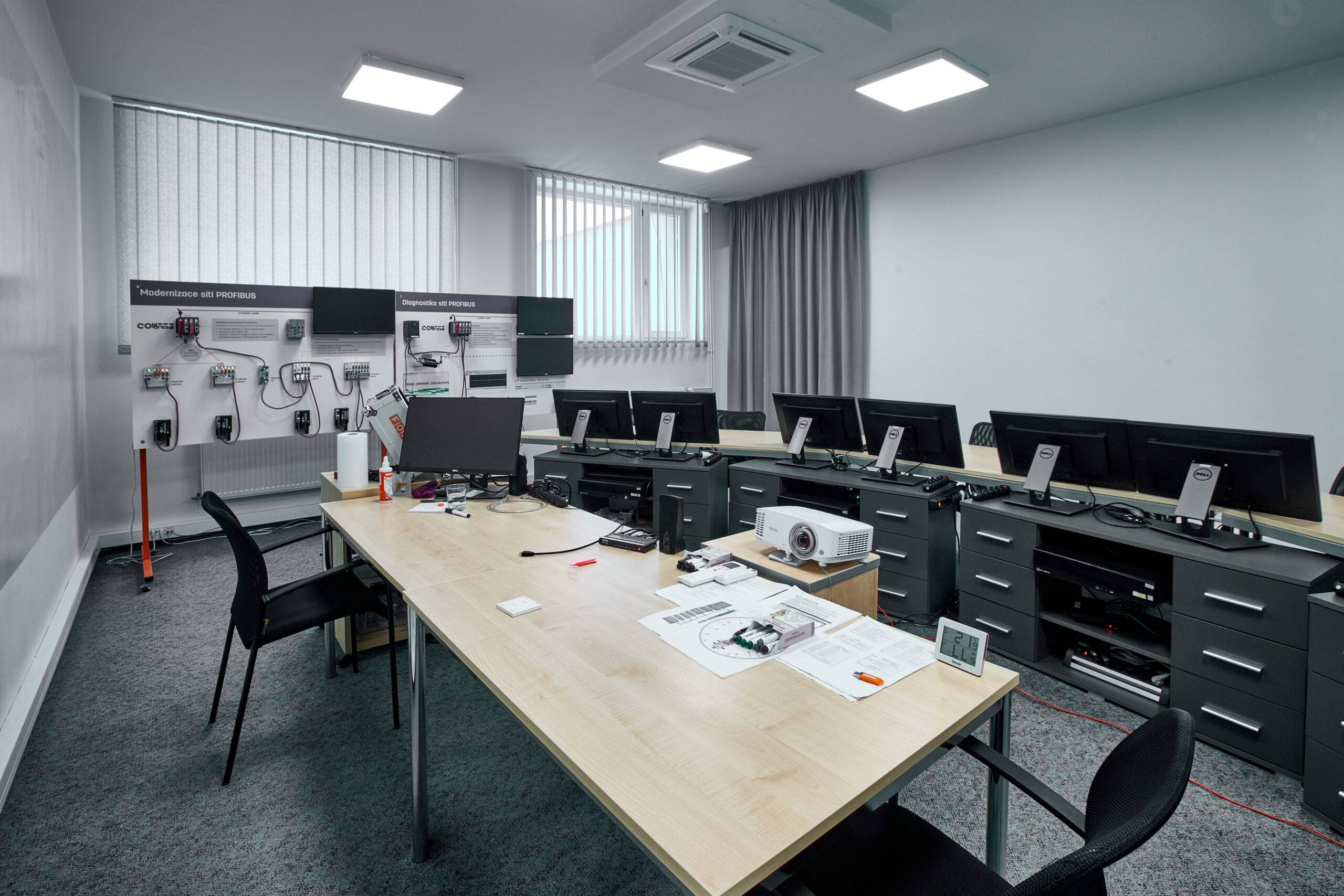 liberec, administrativní budova, návrh interiéru, vít lopatovský, architekt, návrh veřejných prostor