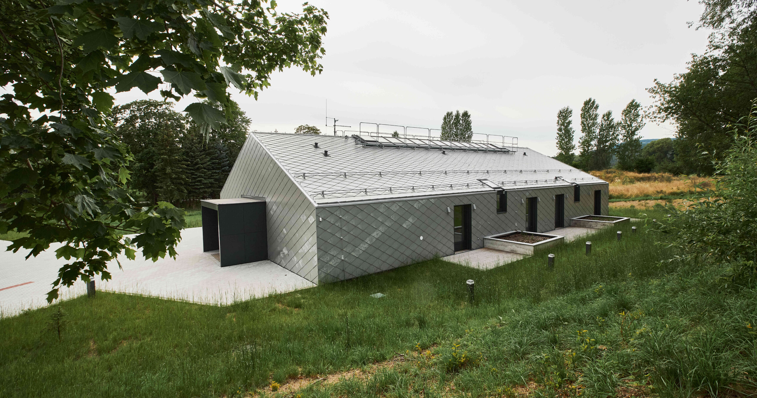 dům pro lidi s postižením, handicap, bezbariérové, studie, návrh, realizace, vít lopatovský, filip horatsche, artikl, cena hejtmana, liberec, 2022, návrh budovy, venkovní prostory, interiér, architekt, projekt, studie, 3d, model