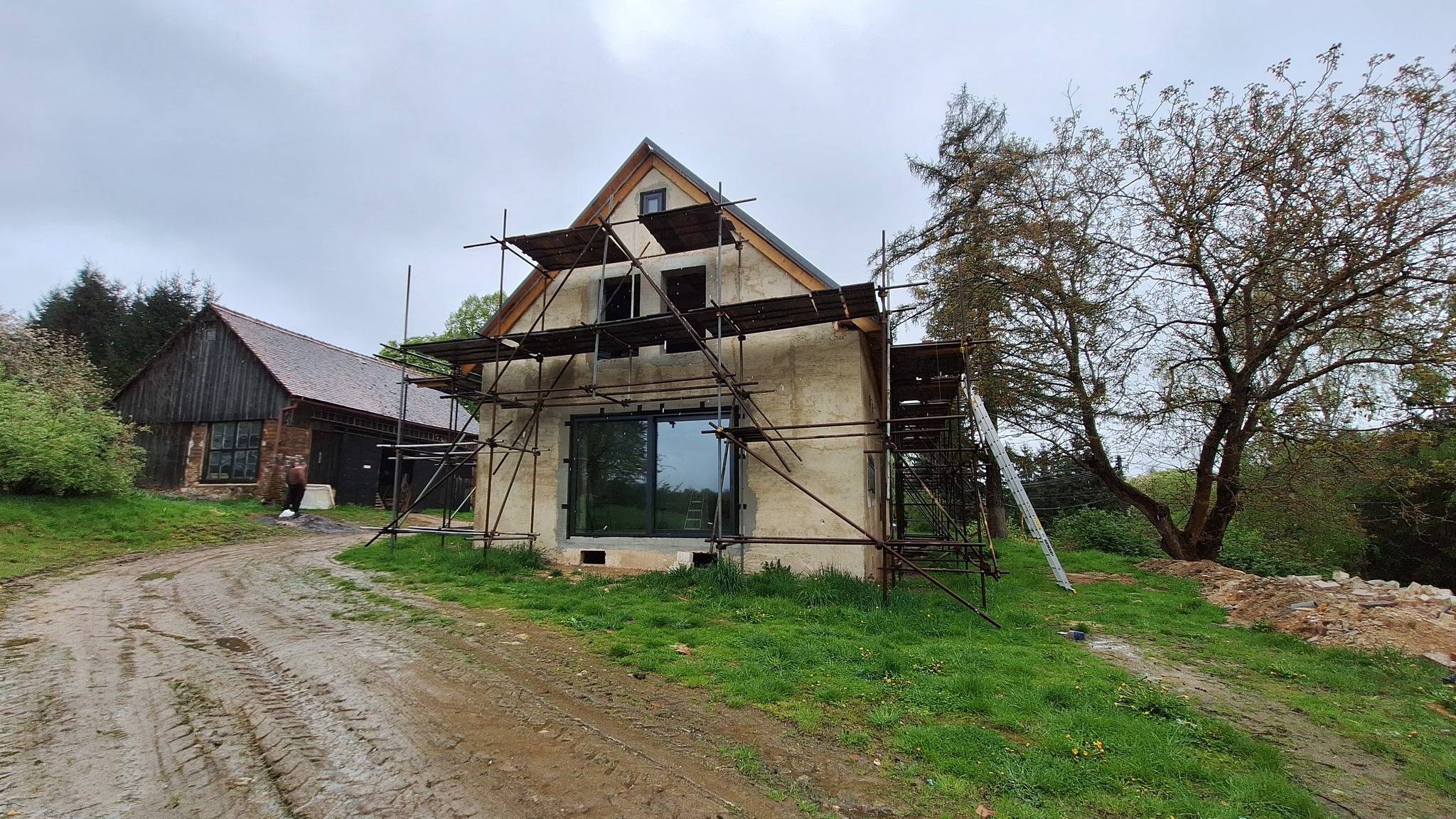 rekonstrukce, rodinný dům, stodola, návrh interiéru, návrh budovy, návrh domu, návrh zahrady, projekt, studie, architekt, Vít Lopatovský, Pertoltice